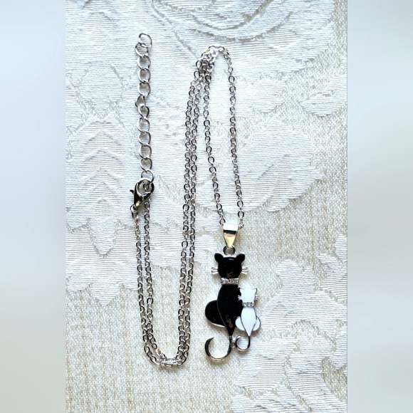 Bonded cats necklace & earrings set, silver tone with enamel & rhinestones - Picture 6 of 8